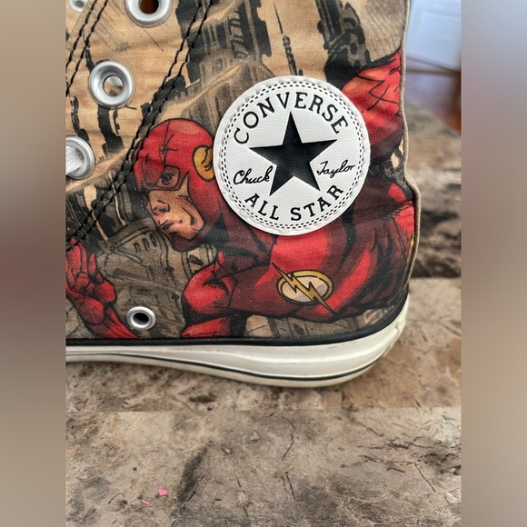 Converse Chuck Taylor All Star DC Comics THE FLASH Shoes Womens Sz 6 Mens Sz 4 - Picture 2 of 5